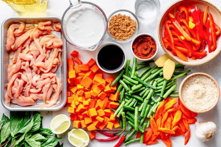 What's in Thai Red Curry Chicken and Vegetables?